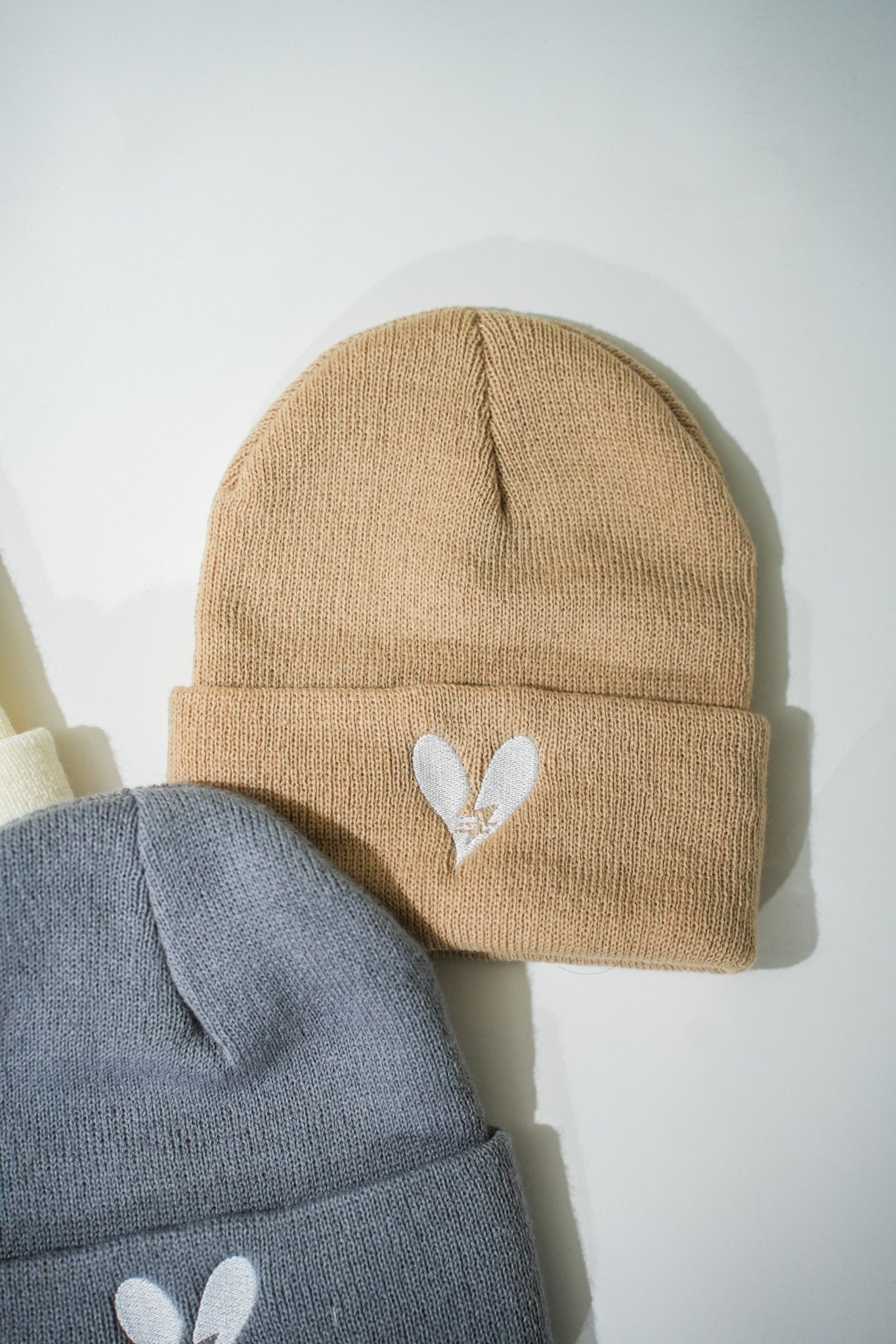 LONEY WINTER BEANIE LIGHT BEIGE