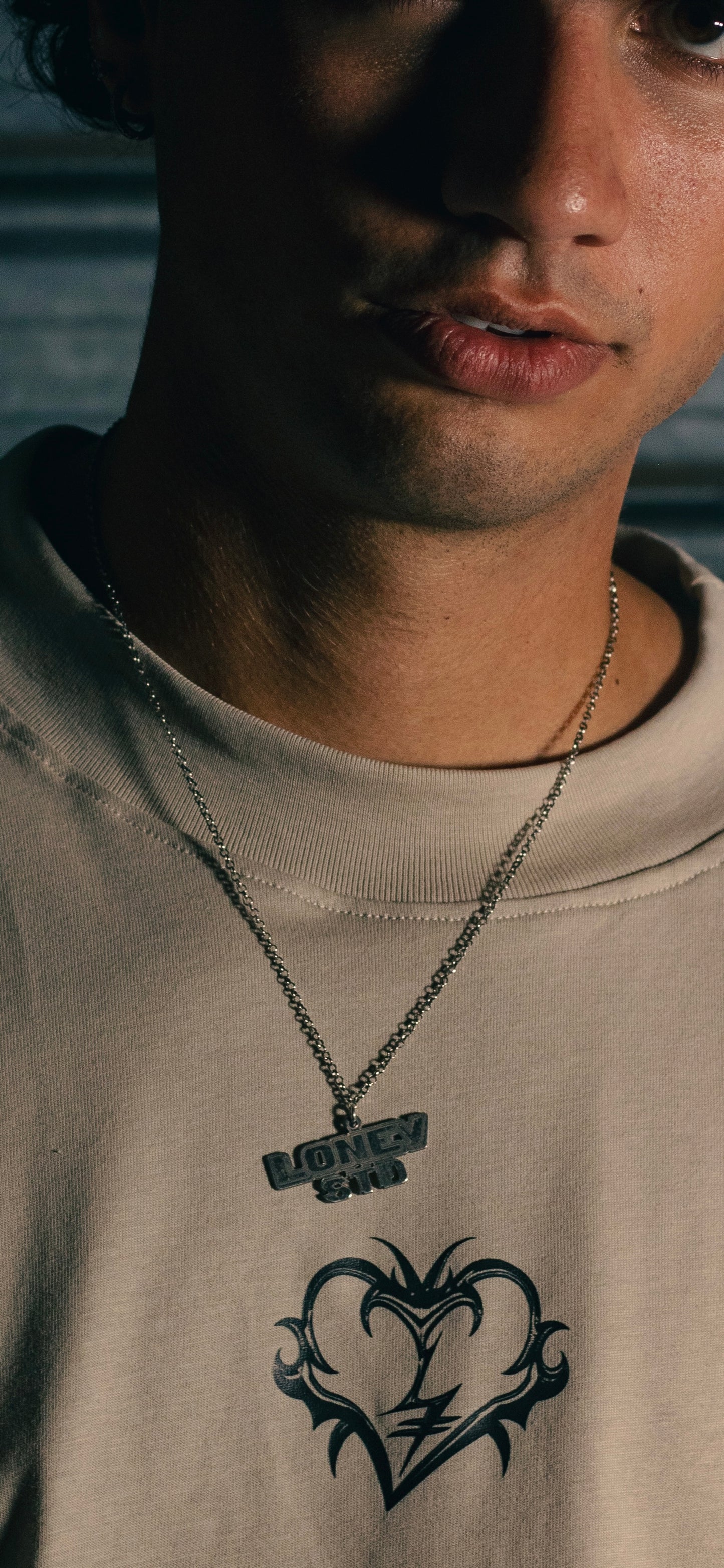 Loney Logo Chain